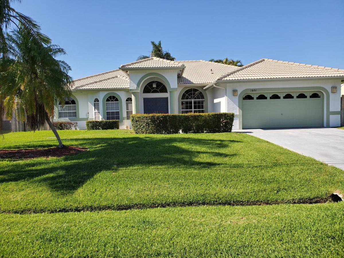 Our Beautiful Florida Vacation Home With Heated Pool Port St. Lucie Екстер'єр фото